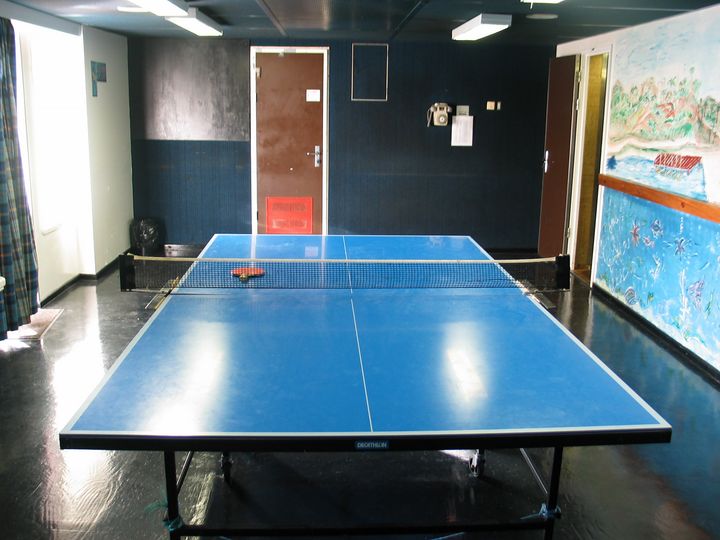 Salle de ping-pong.