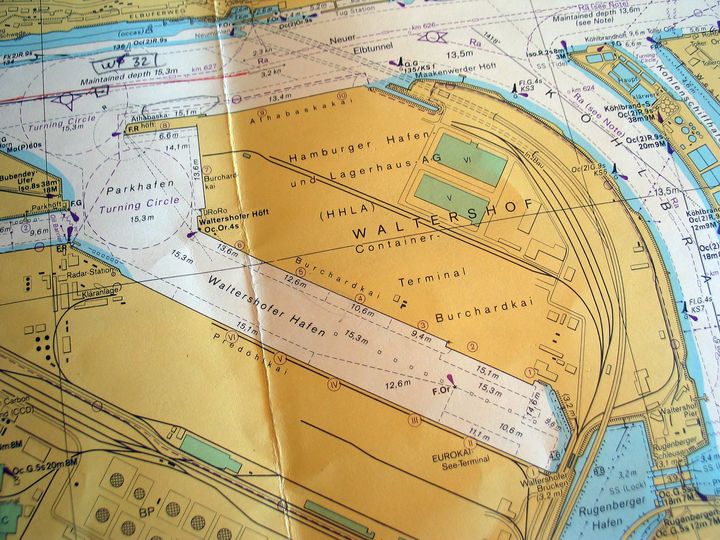 Carte du port de Hambourg. Nous sommes au terminal conteneurs Burchardkai.